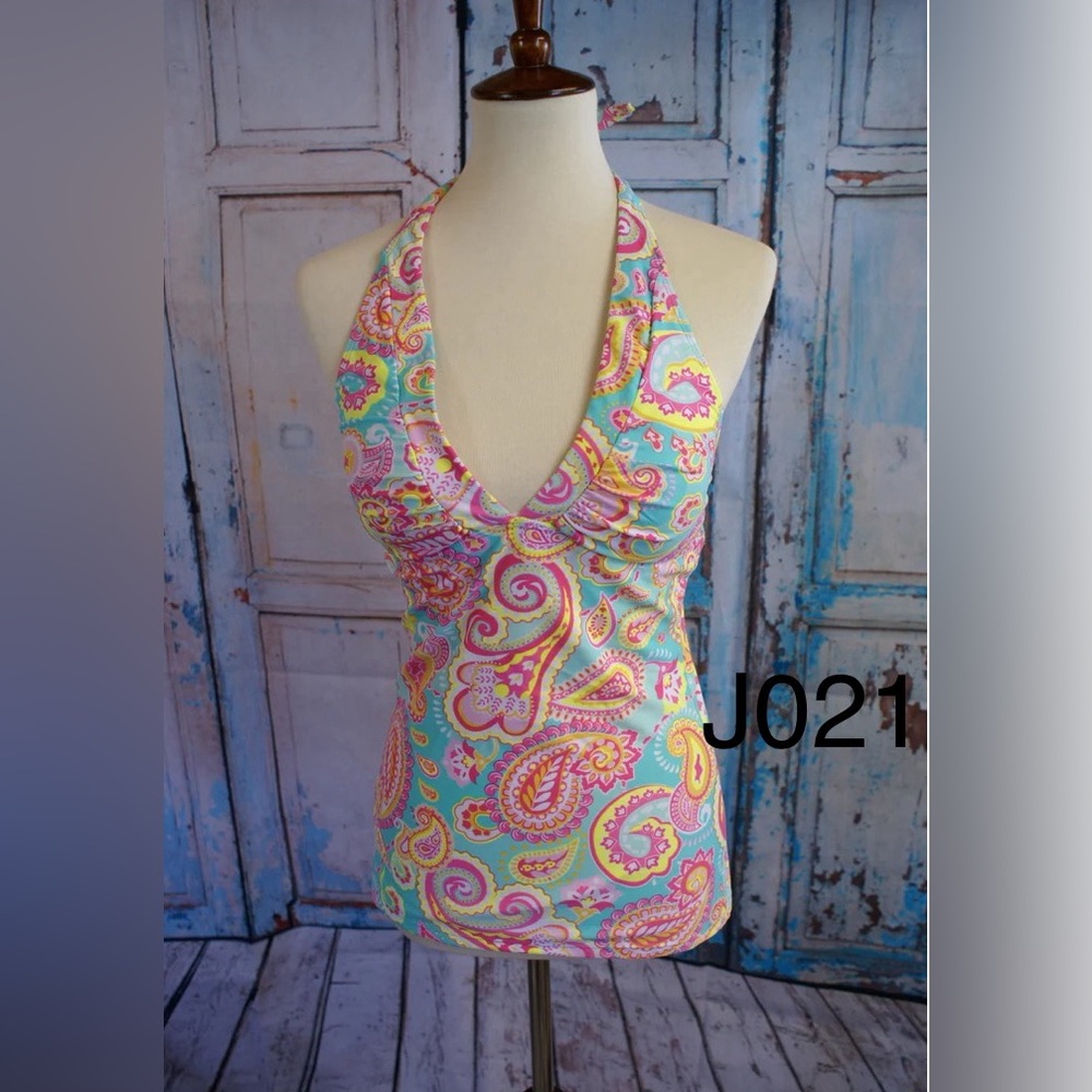 TANKINI SWIM TOPS NWT with v neckline and tie straps . Size medium